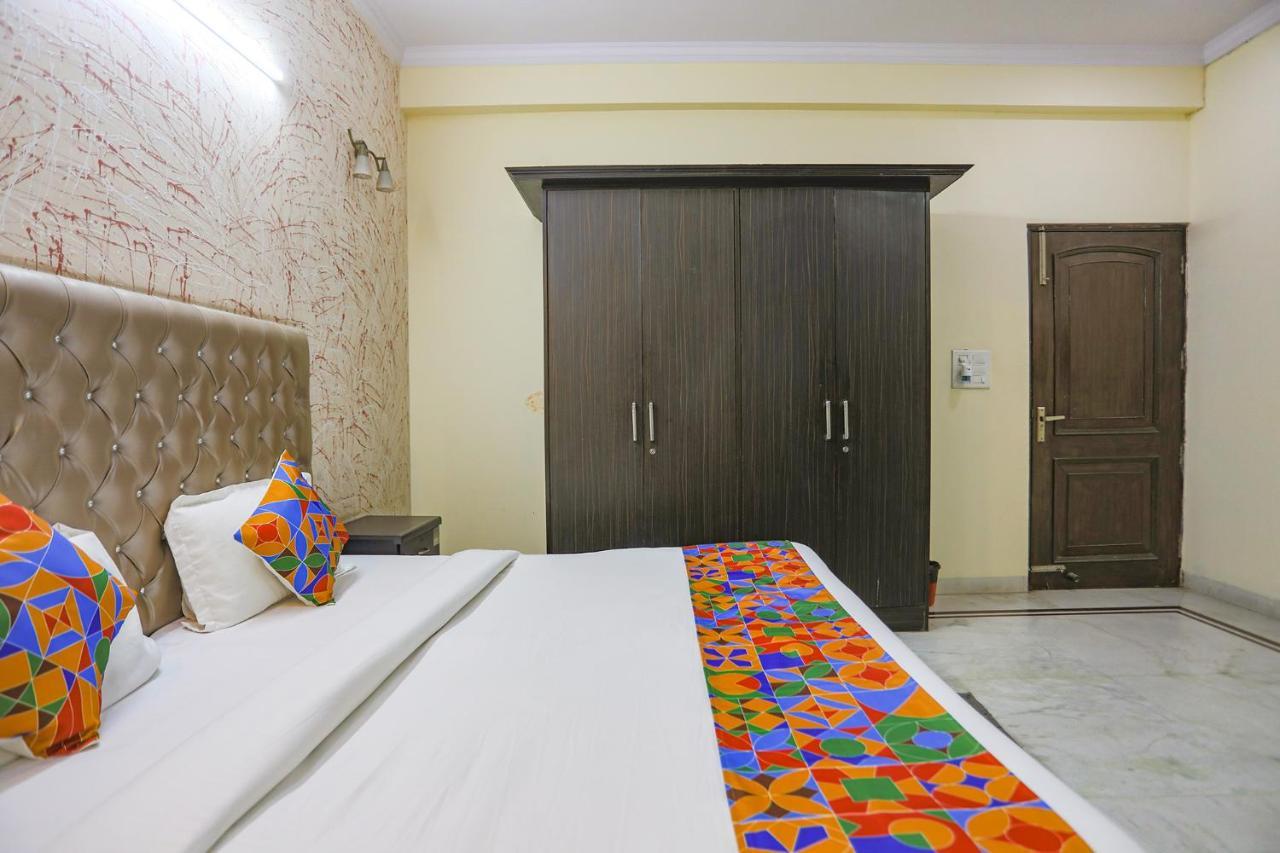 Fabexpress Hm Palace Hotel Noida Kültér fotó