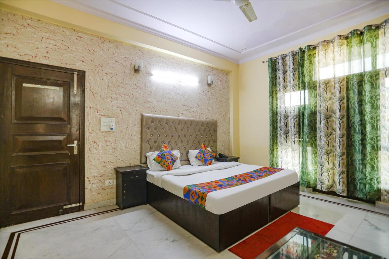 Fabexpress Hm Palace Hotel Noida Kültér fotó