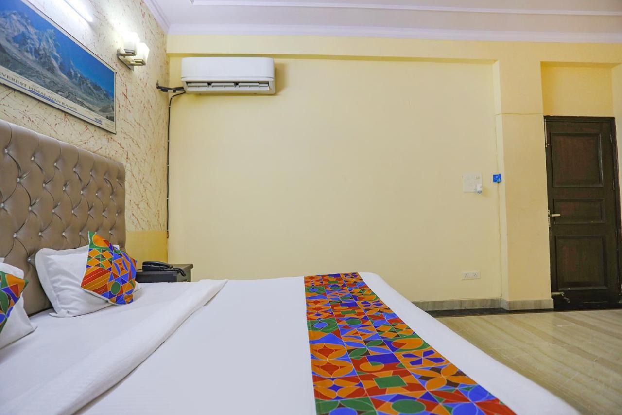 Fabexpress Hm Palace Hotel Noida Kültér fotó